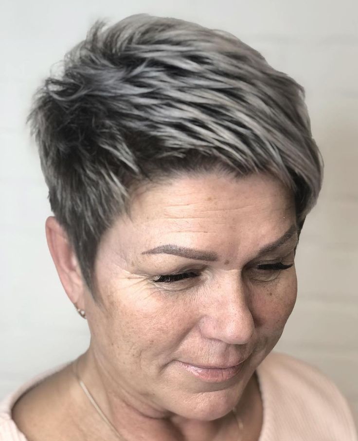 Women's Highlighted Haircut for Short Hair Best Short Haircuts For Women, Edgy Short Haircuts, Crop Haircut, Funky Short Hair, Hair Adviser, Short Hair Pixie Cuts, Short Haircuts For Women, Super Short Hair, Short Grey Hair