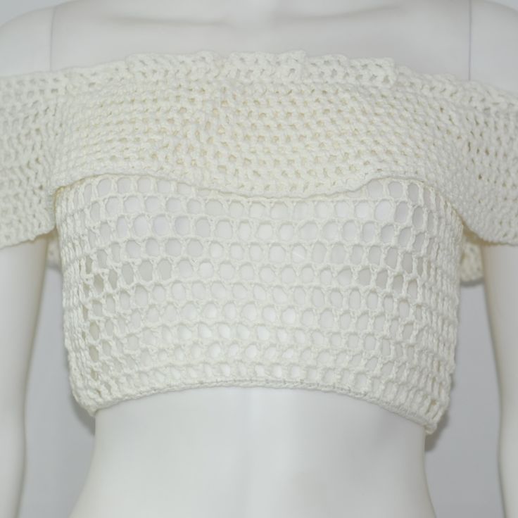 Knit Cream Crop Sz S Emory Park 100% Acrylic Follow @Bbygirlsgems On Ig, Bbygirl Beach Pointelle Knit Fitted Crop Top, Beach Fitted Pointelle Knit Crop Top, White Crochet Knit Top, Cute Cream Knit Tops, White Open Knit Stretch Crop Top, White Stretch Open Knit Crop Top, White Pointelle Knit Crochet Summer Top, Summer White Crochet Top With Pointelle Knit, Trendy Beige Crochet Top