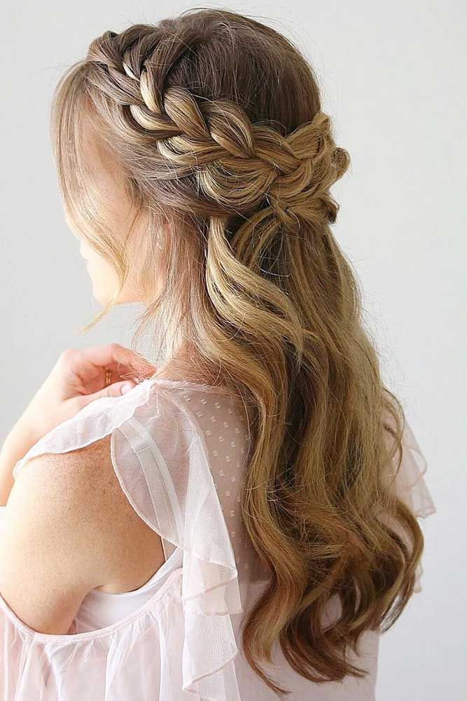 Sanggul Modern, Braided Crown Hairstyles, Medieval Hairstyles, Hairdo Wedding, French Braid Hairstyles, Shoulder Hair, בר מצווה, Christmas Hairstyles, Funky Hairstyles