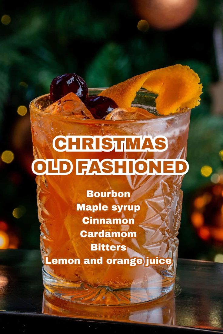 A festive Christmas Old Fashioned garnished with an orange twist and cinnamon stick. Old Fashioned Cocktail Variations, Spiced Old Fashioned Cocktail, Easy Old Fashioned Cocktail, Christmas Old Fashioned Cocktail, Craft Cocktails Recipes, Holiday Old Fashioned, Old Fashioned Recipes Cocktail, Spiced Old Fashioned, Eggnog Cocktail Recipe