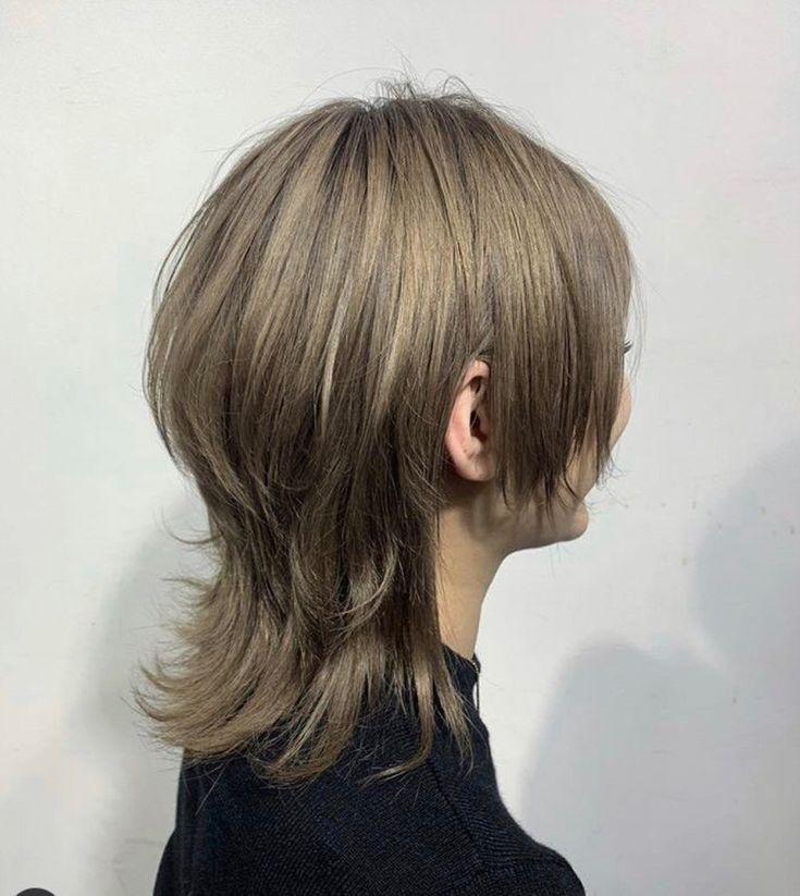 Jellyfish Haircut, Shortish Hair, Short Dark Hair, Hair Inspiration Short, Hairstyles For Layered Hair, Punk Hair, Shot Hair Styles, Girl Haircuts, Hair Haircut