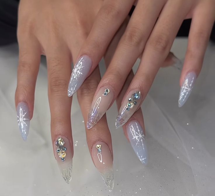 Winter Douyin Nails, Christmas Nails Douyin, Christmas Douyin Nails, Douyin Christmas Nails, Douyin Nails Almond, Snow Nails, Luv Nails, Remove Acrylic Nails, Glamour Nails