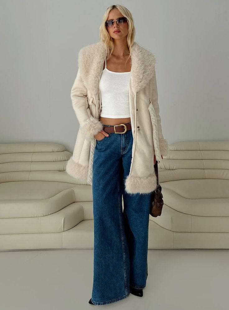 Simmer Lane Coat Tan Faux Fur Material, Shiny Pants, Tiktok Fashion, Fall Fashion Trends, College Fashion, Faux Fur Coat, Top 20, Lapel Collar, Princess Polly