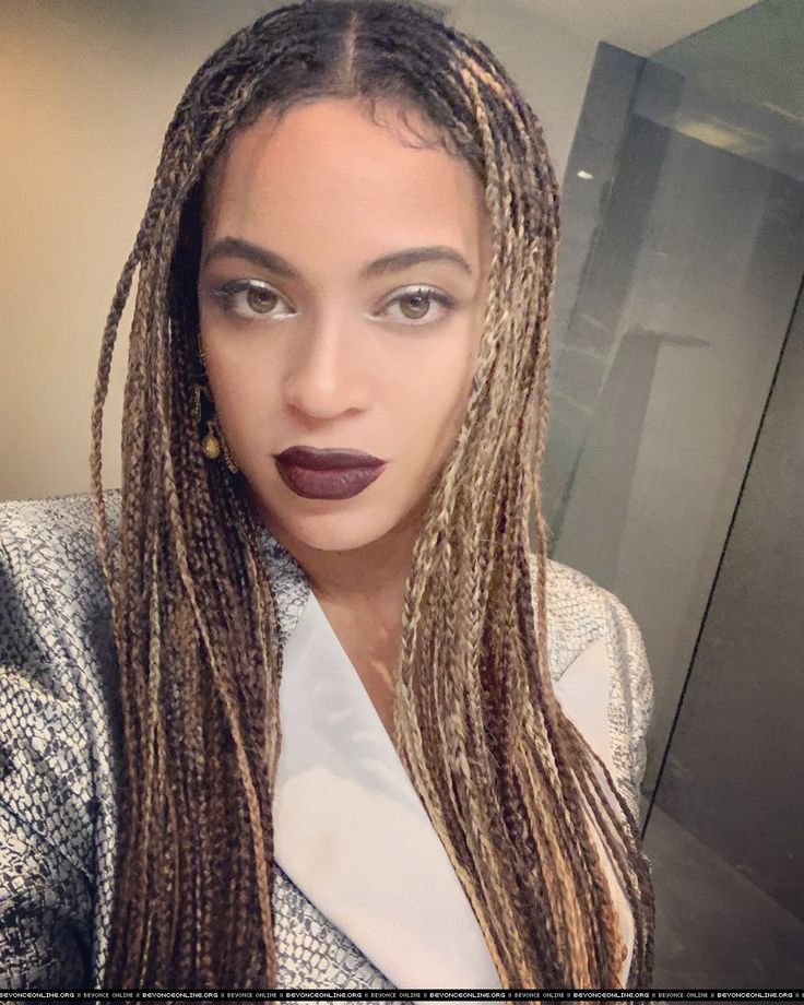 My Life - Beyoncé Online Photo Gallery Beyonce With Braids, Beyonce Braids, Queen Beyonce, Beyonce Hair, Faux Loc, Blonde Box Braids, Short Box Braids, Jumbo Box Braids, Beyonce Style