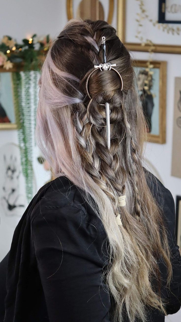 Camille Maurin | New Viking-inspired hairstyle ! ⚔️ Have you ever tried wearing a sword in your hair ? 😉 #maureen #sword #hairstyles #vikinghairstyle… | Instagram Medieval Inspired Hairstyles, Fantasy Hairstyles Long Hair, Viking Braids With Bangs, Viking Wedding Hair With Veil, Celtic Braided Hairstyles, Renassiance Hairstyle, Viking Half Up Half Down, Long Hair Viking Style, Traditional Nordic Hairstyles Women