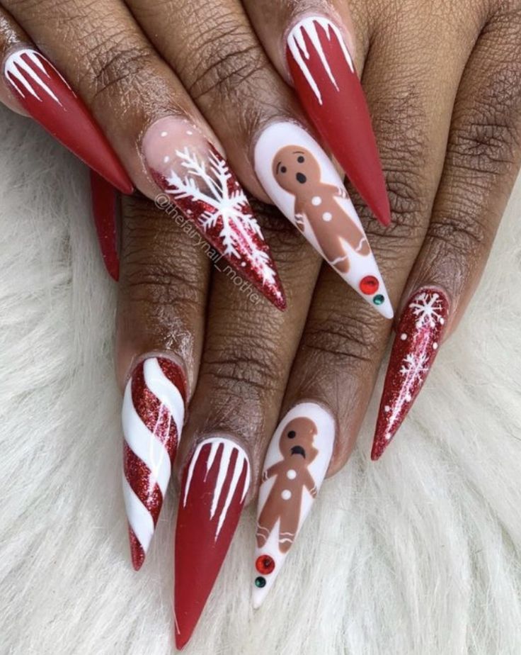 Christmas nakls with snowflakes and cookie Snowflake Gingerbread, Santa Nails, Cute Short Nails, Red Christmas Nails, Red Acrylic Nails, Blue Acrylic Nails, Winter Nails Acrylic, Cute Christmas Nails, Nail Designs Valentines