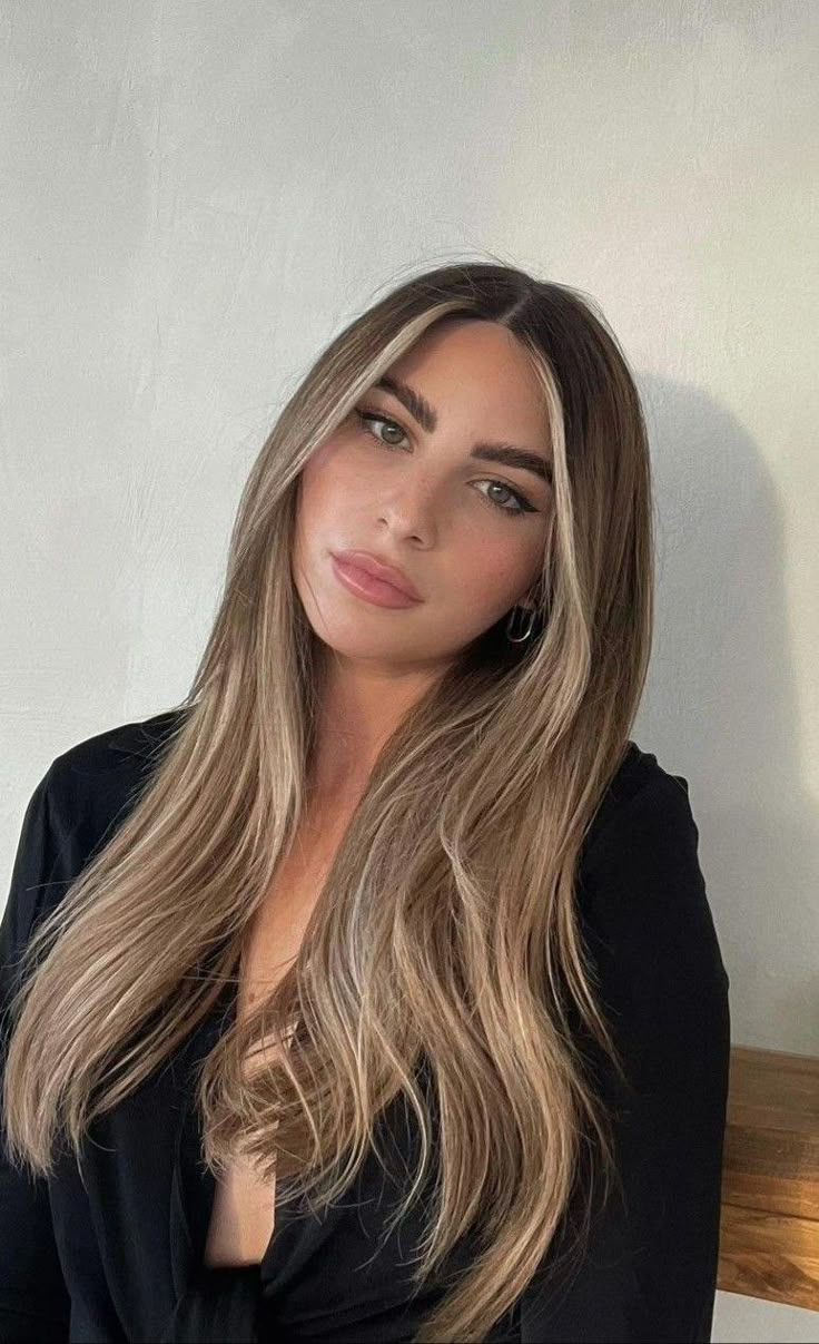 Rambut Brunette, Brown Hair Inspo, Brunette Hair With Highlights, Honey Blonde Hair, Caramel Highlights, Dark Blonde Hair, Brown Hair Balayage, Light Hair Color, Blonde Hair Inspiration