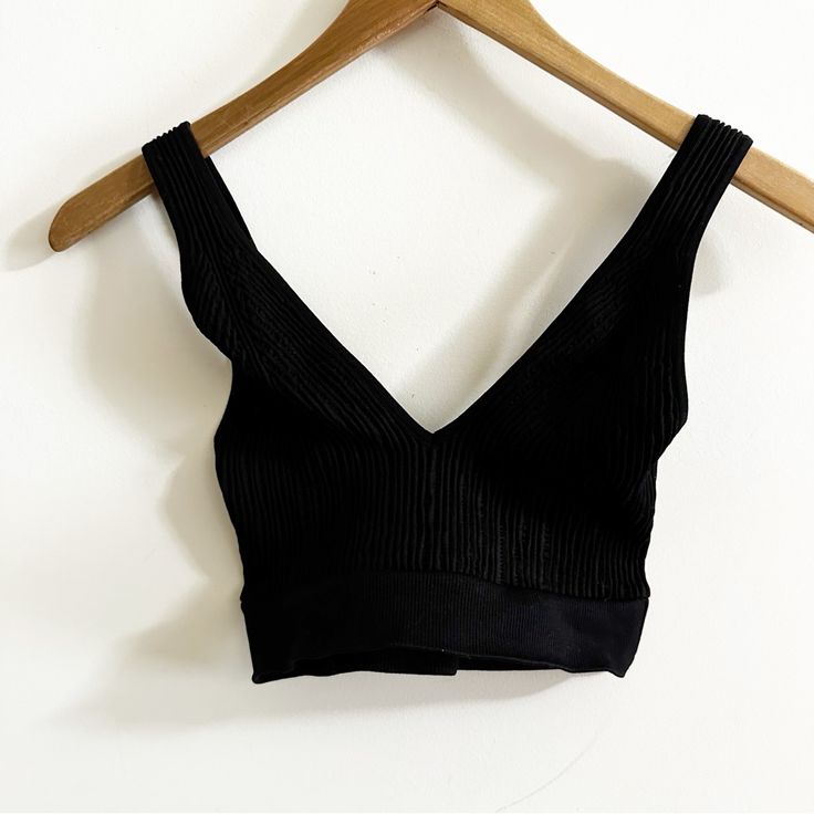 Nwt Free People Movement Bra Size Xs/S New With Tags Tags Have Been Marked To Prevent In Store Returns Chic Black Bra-friendly Tops, Seamless V-neck Crop Top For Party, Black Stretch Triangle Top Tank Top, Black Triangle Top Tank Top With Built-in Bra, V-neck Bra Friendly Top For Night Out, Black Stretch Tank Top With Triangle Top, Black Stretch V-neck Crop Top, Chic Black Low-cut Crop Top, Black Seamless V-neck Top