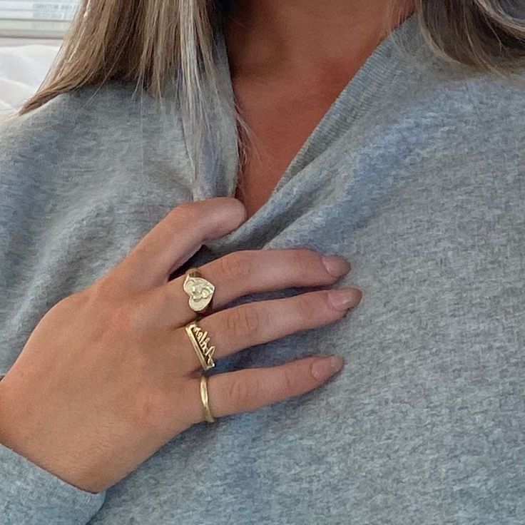 Maya Adler, Accesories Jewelry, Fancy Pants, Cartier Ring, Jewelry Inspo, Simple Necklace, Bling Bling, Cute Jewelry, Hair Jewelry