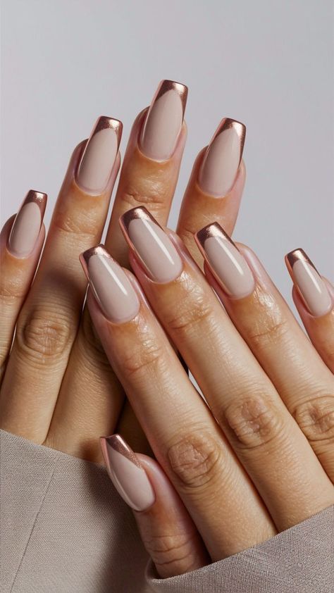 Brown French nails are the ultimate pick for a stylish manicure! Discover 25 Brown French Nails: The Ultimate Trend Guide for Chic Looks and explore designs that will make your nails the highlight of your look. These ideas are all about elegance and trendiness! #BrownFrenchNails #NailInspo #FrenchManicureStyles #ChicNailArt #TrendyNails2024 France Nails Style, Fall Nails Short, Fall Nail Inspo, 30 October, Simple Fall Nails, Fall Manicure, Gel Nail Art Designs, October Nails, Cute Nails For Fall