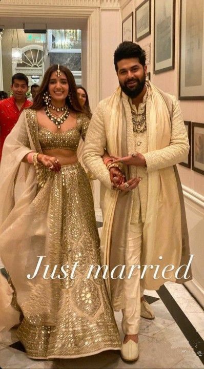 Indian Engagement Outfit, Best Indian Wedding Dresses, Reception Outfit, Wedding Lehenga Designs, Indian Bride Outfits, Traditional Indian Dress, Couple Dress, Wedding Couple Poses Photography, Indian Dresses Traditional