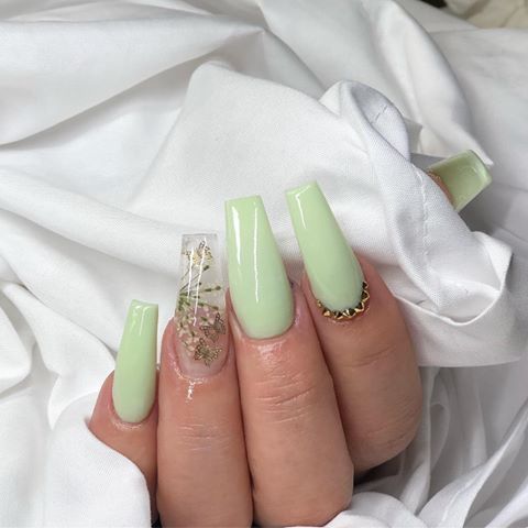 Green Acrylic Nails, Unghie Nail Art, January Nails, Green Nail Polish, Green Nail, Polygel Nails, Her Nails, Simple Acrylic Nails, Acrylic Nails Coffin Short