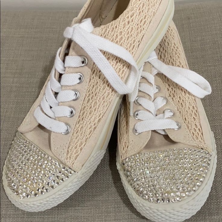 Super Fun.Add A Little Bling To Any Outfit Canvas And Rubber Sneaker By Airwalk That Was Professionally Bedazzled.Creme Colored (Looks Like Mesh)New Without Box .A Must Have Trendy Rhinestone Sneakers For Spring, Casual Low-top Sneakers With Rhinestones, Embellished Lace-up Sneakers For Spring, Spring Embellished Lace-up Sneakers, Casual Sneakers With Rhinestones And Round Toe, Casual Rhinestone Sneakers For Spring, Spring High-top Sneakers With Rhinestones, Casual Embellished Sneakers For Spring, Embellished Low-top Sneakers For Spring