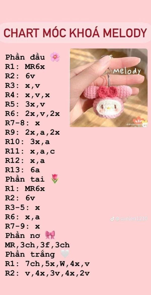 the instructions for how to make a crocheted hello kitty keychain