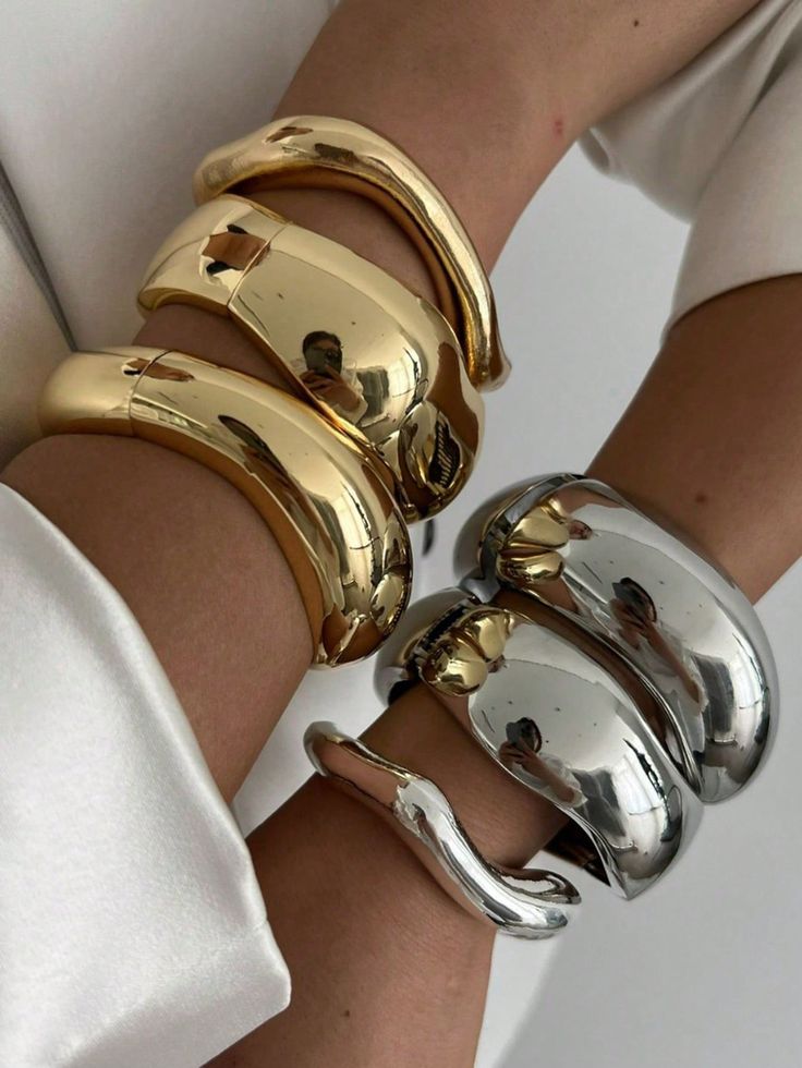 1pc Exaggerated Solid Geometric Design Bracelet Gold,Silver Fashionable   Zinc Alloy     Women Fashion Jewelry, size features are:Bust: ,Length: ,Sleeve Length: Stile Punk Rock, Look Hip Hop, Chunky Gold Bracelet, Metal Bangles, Bracelets Vintage, Bracelets Men, Wrist Accessories, Women Bracelets, Spring Bracelet