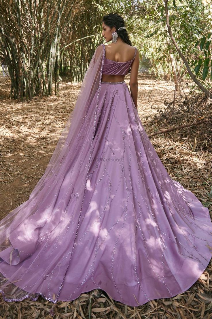 Mauve Pooja Peshoria, Stylish Lehenga Designs, Indian Bridesmaid Dresses, Indian Outfits Lehenga, Wedding Lehenga Designs, Bridesmaid Saree, Lehnga Dress, Gaun Fashion, Traditional Indian Dress