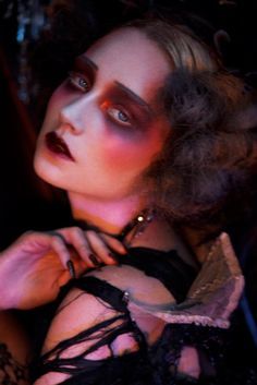 1920 Makeup, 1930s Makeup, 20s Makeup, Maquillage Goth, Circus Makeup, 1920s Makeup, Romantic Makeup, Makeup Portfolio, Avant Garde Makeup