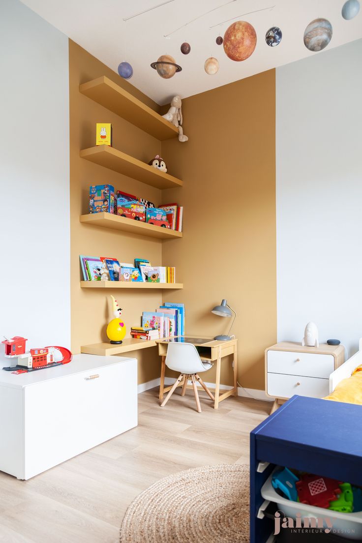 Herenhuis Rotterdam kinderkamers Nursery Room Girl, Organization Nursery, Yellow Kids Rooms, Furniture Nursery, Home Ideas Kitchen, Tropical Outdoor, Designer Bedroom, Kids Rooms Inspo, Drawing Home