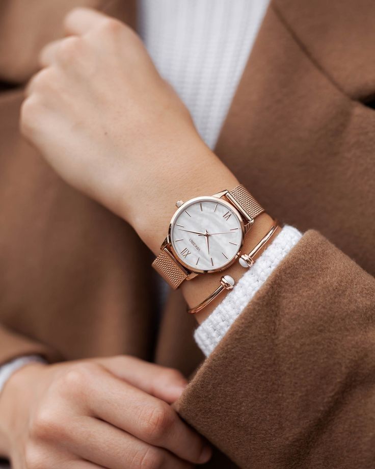 Fashion, relationships, psychology, beauty, dating, fashion outfits Trendy Watches Women, Watches Women Simple, Pretty Watches, Trendy Watches, Fancy Watches, Bracelet Rose Gold, Hand Watch, Rose Gold Watches, Womens Watches Luxury