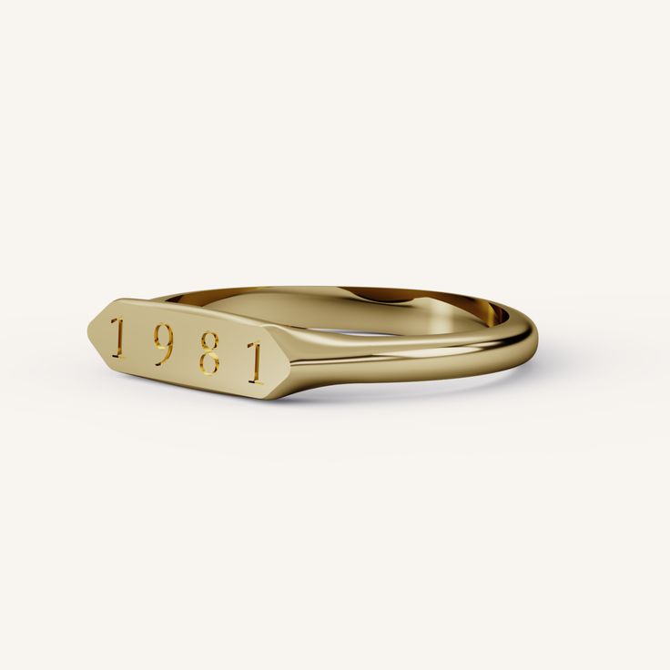 Dated Signet features a rectangular signet style ring that has a tapered band. Engraving options available. Signet Wedding Band, Skater Jewelry, Signet Engagement Rings, Signet Ring Women, Signet Rings Women, Wedding Day Jewelry, Jewelry Education, Trending Engagement Rings, Ring Trends