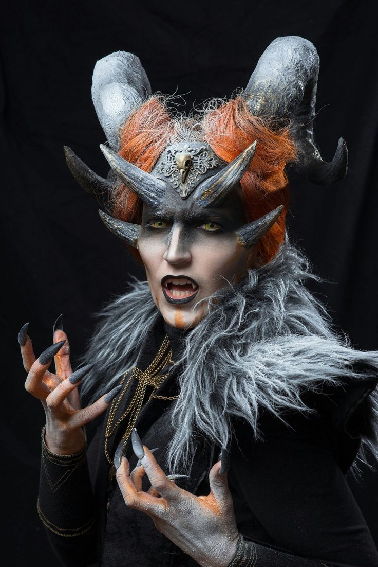 Krampus Photoshoot, Krampus Cosplay, Female Krampus, Demon Mythology, Demon Cosplay, Sfx Ideas, Female Demons, The In Between, Spooky Designs