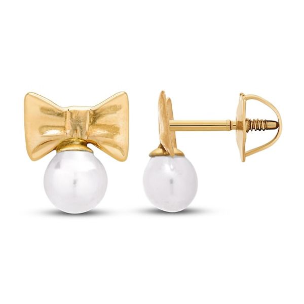 These adorable freshwater cultured pearls are ideal for little ears. Each earring is topped with a bow of 14K yellow gold and fastens with a screw back.