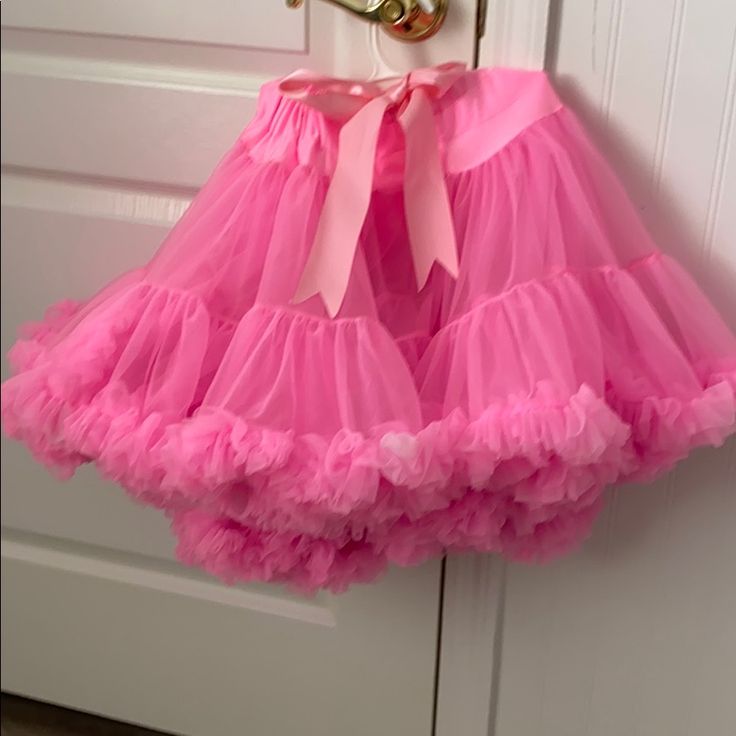 Beautiful Ruffled Skirt New Never Worn Cute Ruffled Skirt For School, Spring Mini Skirt With Ruffles For School, Cute Tiered Tulle Skirt, Pink Tiered Tulle Mini Skirt, Sweet Ruffled Mini Skirt, Playful Pink Skirt For School, School Tiered Skirt With Ruffles, Sweet Ruffled Mini Skirt For Spring, Sweet Ruffled Skirt For Party