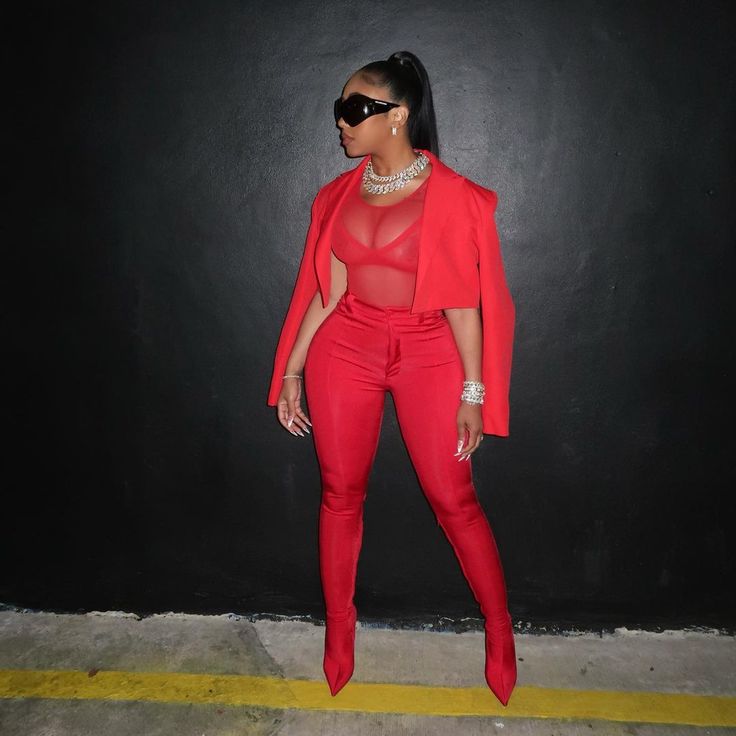 Miami In October Outfits, Valentine Day Outfits Black Women, Red Club Outfit, All Red Outfit, Thrift Inspiration, Yung Miami, Miami Outfits, Elegant Outfit Classy, Red Party