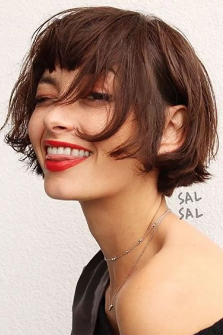 The French Bob Hair Trend Is A Cheekbone-Skimming Hairstyle | Glamour UK Kort Bob, Chin Length Haircuts, French Bob, Chin Length, Air Dry Hair, Penteado Cabelo Curto, Short Bob Hairstyles, Hair Today, Bobs Haircuts