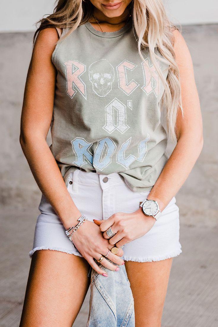 Green Rock N' Roll Skull Print Sleeveless Top Top Verde, Green Skull, Shift Pattern, Leopard Fashion, Printed Sleeveless Top, Roll Top, Logo Pattern, Skull Print, Womens Size Chart