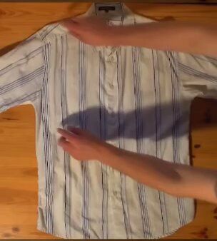 Learn Something (@cooltechtipz) on X Tshirt Folding Hack, How To Fold Tshirts, Fold Tshirts, How To Fold, Clever Ideas, How To Wear, T Shirt, Clothes