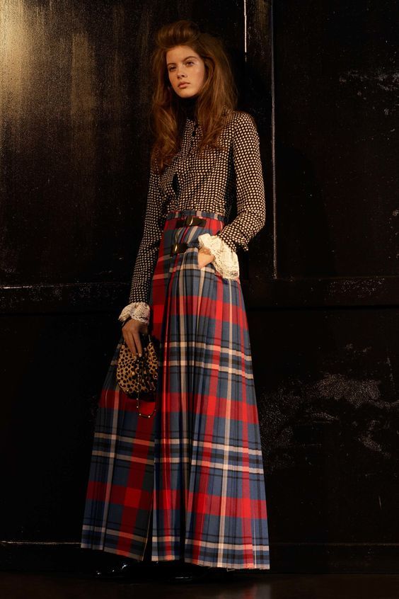 Tartan Skirt Outfit, Gingham Outfit, Vintage Dresses Online, Vintage Dresses Casual, Tartan Fashion, Retro Skirt, Tartan Skirt, Rock Outfit, Tartan Dress