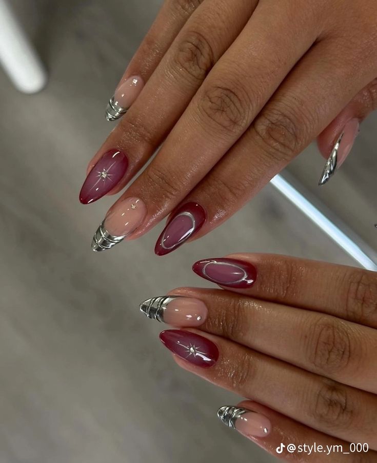 Red Funky Nails, Autumn 2024 Nails, Silver Red Nails, Red Wine Nails Design, Fall Nail Inspo 2024, Biab Nails Inspiration, Kutek Disney, Unghie Sfumate, Wow Nails