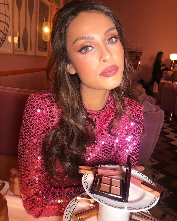 Darlings, I LOVE looking back at photos from #BTS on our Pillow Talk shoot, it was SO much FUN!! Have you tried my dreamy NEW! Pillow Talk collection yet? Charlotte Tilbury Looks, Nude Pink Lipstick, Charlotte Tilbury Makeup, Fuschia Dress, Bridesmaid Hair Makeup, Formal Makeup, Festival Hair, Kiss Makeup, Dress Makeup