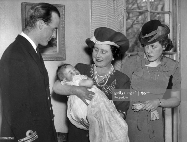 queen elizabeth and prince edward with their new born baby