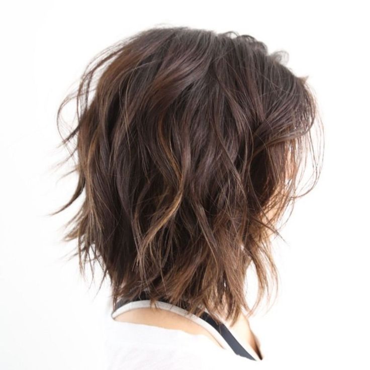 Brown Shag with Subtle Highlights Medium Shaggy Hairstyles, Long Sleek Hair, Haircut Medium, Medium Shag Haircuts, Thick Wavy Hair, Tousled Hair, Bob Hairstyles For Thick, Layered Bob Hairstyles, Natural Wavy Hair