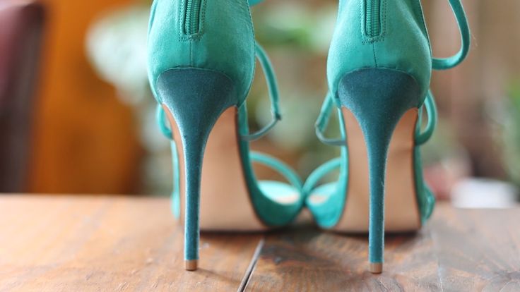 It's a sad, but true fact of wearing heels: Scuff marks and tears are inevitable on a favorite, well-worn pair. Flocking Powder, Diy Heels, Heel Repair, Shoe Refashion, True Fact, Shoes Hack, Old Shoes, Making Life Easier, Shoe Repair