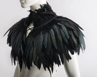 Feather Capelet, Mode Edgy, Wrap Shrug, Feather Cape, Shoulder Wrap, Fantasy Costumes, Estilo Punk, Black Feathers, Fantasy Clothing