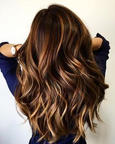 Long Brown Hair With Caramel Highlights Cinnamon Balayage, Rambut Brunette, Vlasové Trendy, Caramel Highlights, Hair Styles 2017, Trendy Hair Color, Ombre Hair Color, Haircut For Thick Hair, Short Hairstyle