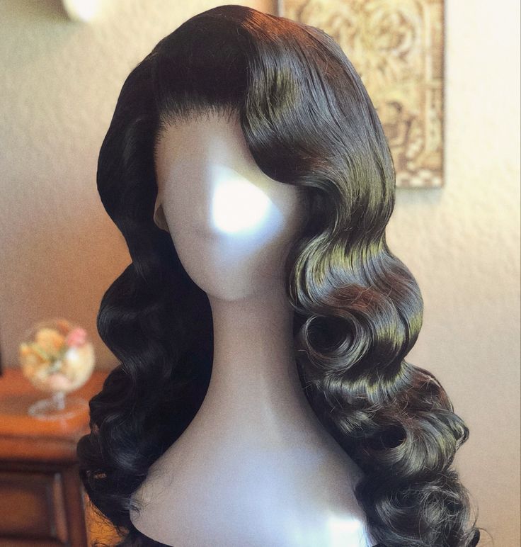 Black vintage wig 1950s Waves Hair, Luxury Hair Styles, Retro Black Hairstyles, Black Waves Hair, Long Flapper Hair, Marcel Curls Hairstyles, Showgirl Hairstyles, Vintage Wavy Hair, Long 1920s Hairstyles