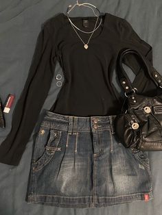 Long Sleeve Grunge Outfits, Dark Y2k Clothes, Y2k Feminine Outfits, Feminine Alternative Outfits, Summer Dark Feminine Outfits, Dark Feminine Aesthetic Outfits Summer, Outfit Ideas Dark Feminine, Downtown Y2k Outfits, Dark Aesthetic Clothes Style