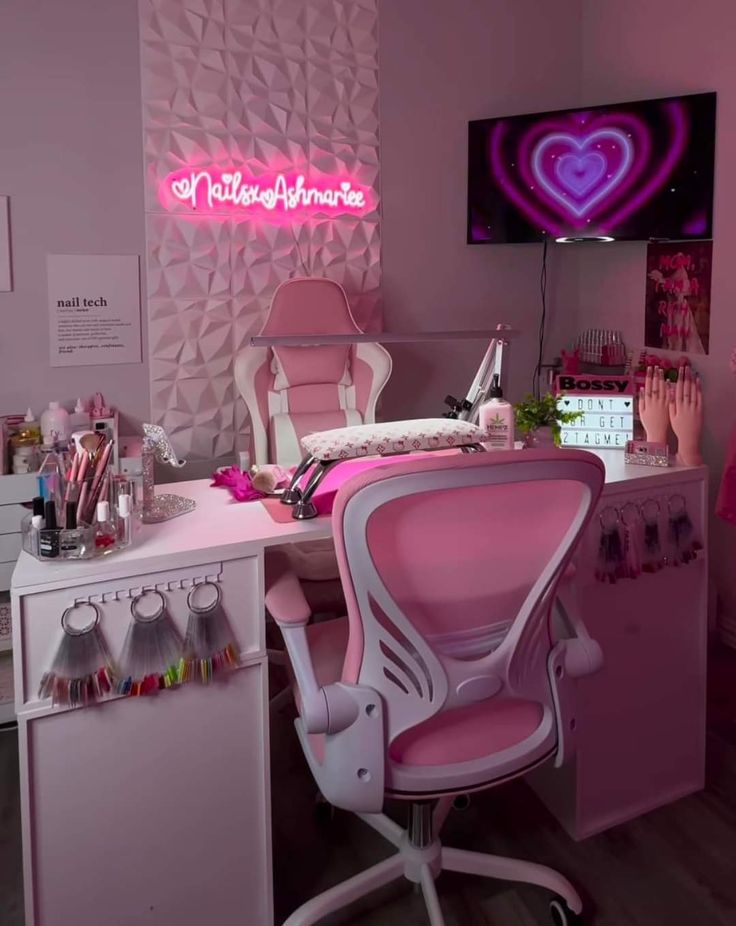 One Person Nail Salon Ideas, Nail Tech Room Decor Ideas, Nail Technician Vision Board, Vision Board Ideas Nail Tech, Nail Room Ideas Home Small Luxury, Nail Tech Set Up Ideas, Nail Tech Wall Art, Pink Nail Tech Aesthetic, Nail Polish Room