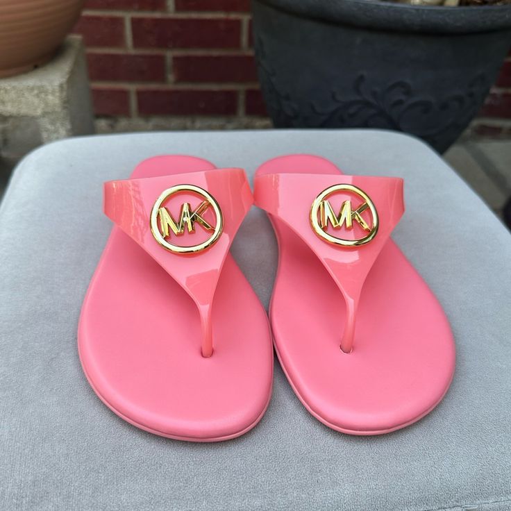 New With Tag Tea Rose Pink Color Spring Pink Flip Flops With Cushioned Footbed, Pink Cushioned Flip Flops For Spring, Pink Cushioned Flip Flops For The Beach, Spring Pink Cushioned Flip Flops, Michael Kors Trendy Beach Sandals, Trendy Michael Kors Beach Sandals, Michael Kors Sandals For Spring, Michael Kors Spring Sandals, Trendy Michael Kors Sandals For Beach