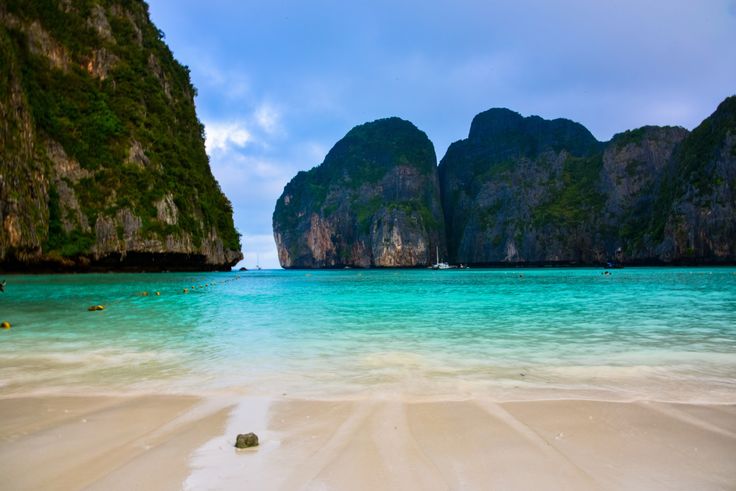 the beach is clean and clear for us to see