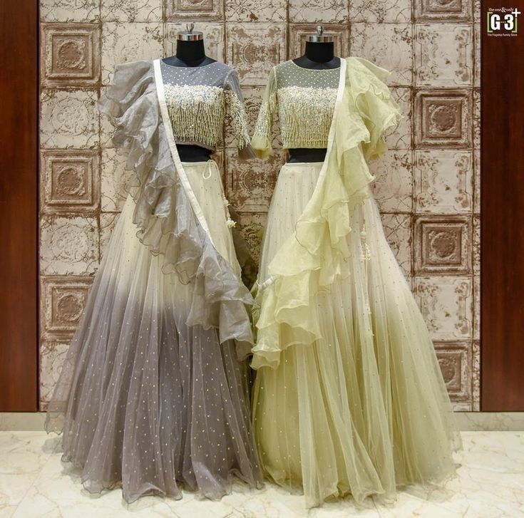 Ruffle Lehanga Designs Latest, Frill Dupatta Designs With Lehenga, Ruffle Dupatta Lehenga, Croptop Lehenga Designs Latest, Lehenga With Ruffle Dupatta, Frill Lehenga, Normal Blouse Designs, Indian Fancy Dress, Ruffle Blouse Designs