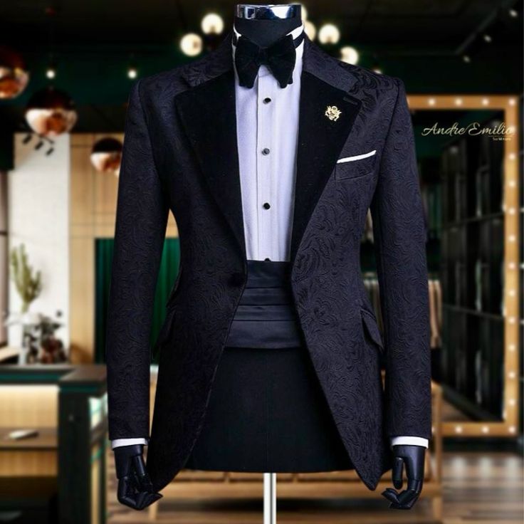 ⚡️Get your made to measure suit delivered to your door in 10 days, for just $450!

📲 Simply place your order through the link in bio

🪡 Let our stylists guide you through sending your measurements

🌎 Receive your order with free shipping Designer Black Blazer With Pressed Crease, Elegant Fitted Outerwear For Black-tie Events, Black Tuxedo With Hidden Button Closure For Party, Black Suits With Lapel Collar For Evening, Designer Long Sleeve Suits For Black-tie Events, Black Evening Suit With Lapel Collar, Luxury Long Sleeve Blazer For Black-tie Events, Elegant Black Outerwear For Black-tie Events, Black Fitted Long Sleeve Tuxedo