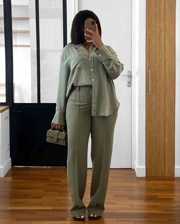 Cute Professional Outfits, Cute Work Outfits, Professional Outfits Women, Stylish Work Attire, Business Casual Outfits For Work, Classy Work Outfits, Classy Casual Outfits, Stylish Work Outfits, Casual Work Outfits