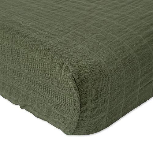 the coverlet is made from green linen and has a checkered pattern on it