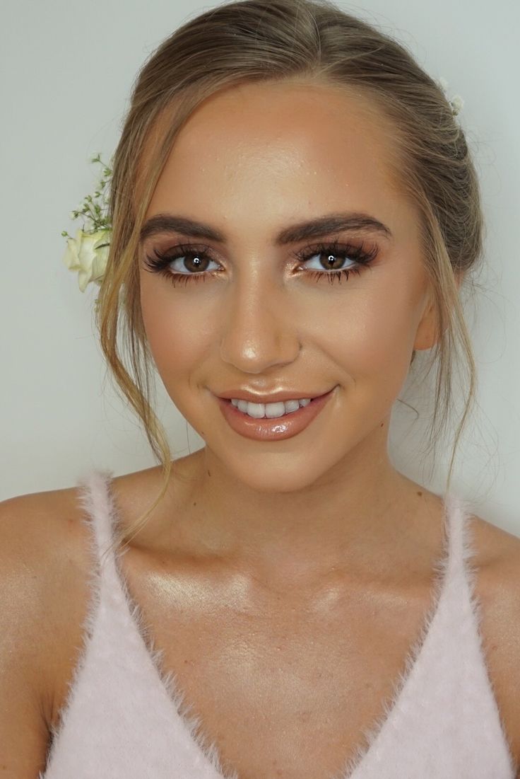 Natural Bridal Makeup With Bold Lip, Natural Wedding Makeup Bold Lip, Bronzey Glowy Make Up Wedding, Dewy Bronzed Bridal Makeup, Glowy Peachy Bridal Makeup, Wedding Make Up Inspiration, Kate Makeup, Gorgeous Wedding Makeup, Makeup For Older Women