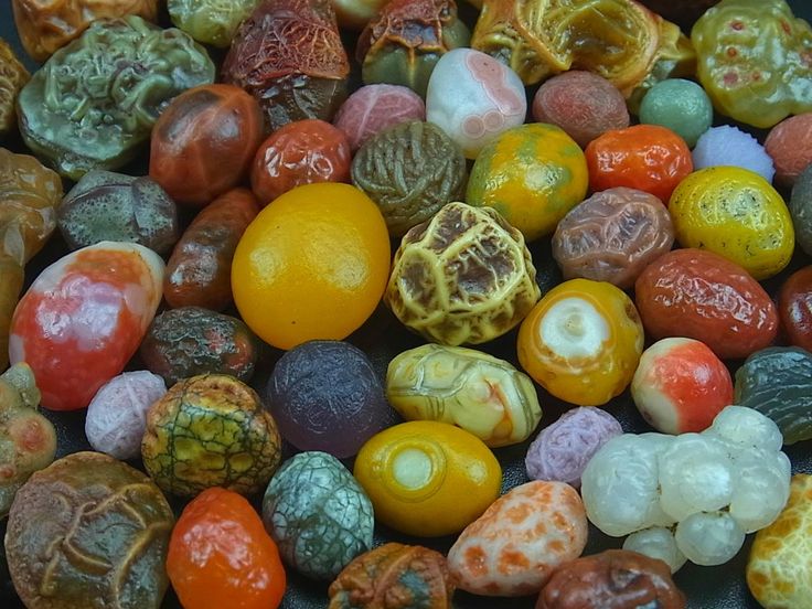 Gobi desert agates Nature-inspired Agate Bead Jewelry, Gobi Agate, Flower Agate Aesthetic, Artisan Agate Natural Stones, Gobi Desert Agate, Gobi Desert, Stone World, Indian Agate, Rock And Pebbles